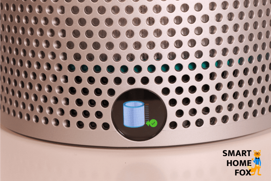 Das Display des Dyson Pure Cool Me BP01 Luftreinigers zeigt die Lebensdauer der Filtereinheiten an.